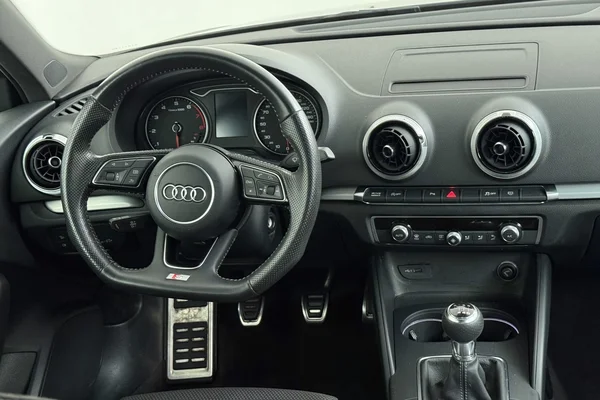 Audi A3 Sportback (2019) — foto 8 van 29