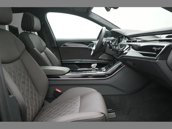 AUDI A8 Long PHEV (2024) — foto 2 van 53