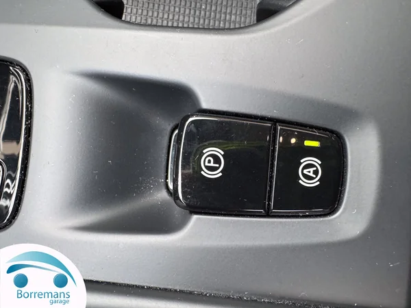 Volvo XC-40 (2020) — foto 41 van 44