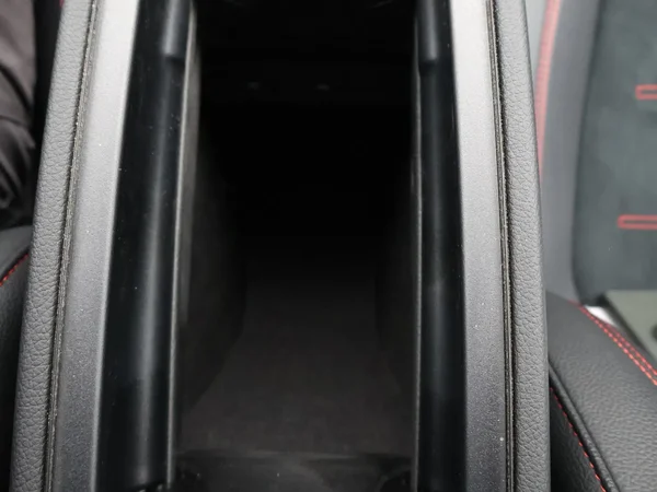 Mercedes-Benz GLA (2022) — foto 18 van 29
