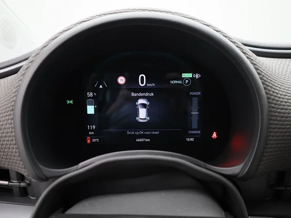 Fiat 500e (2023) — foto 18 van 39