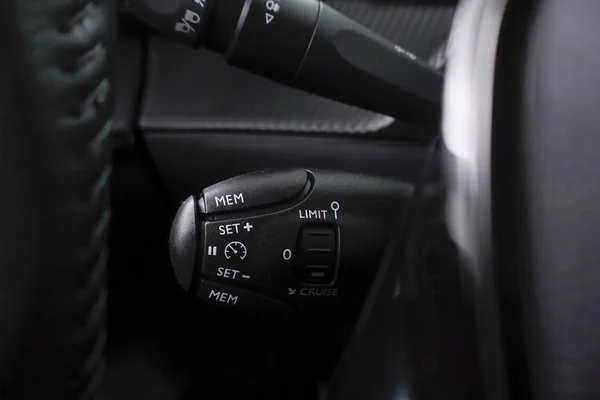 Peugeot E-208 (2025) — foto 15 van 74