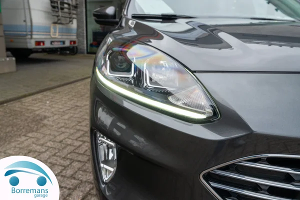 Ford Kuga (2022) — foto 5 van 33