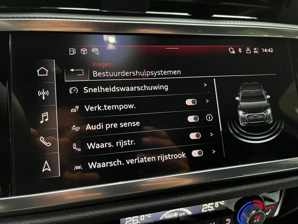 AUDI Q3 Sportback (2024) — foto 7 van 20