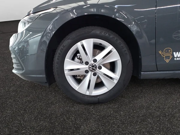 VOLKSWAGEN Golf VIII SW (2024) — foto 10 van 15