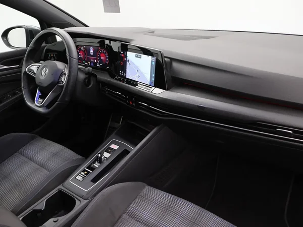 Volkswagen Golf (2022) — foto 16 van 31
