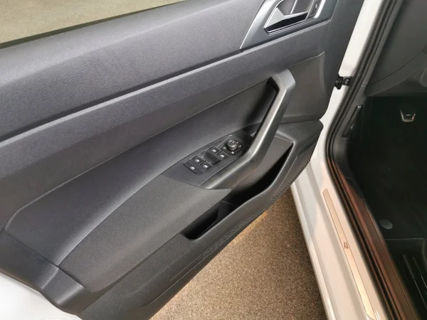 VOLKSWAGEN Taigo (2025) — foto 3 van 15