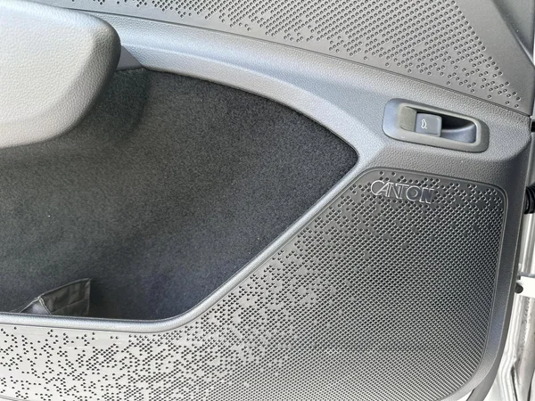 SKODA Enyaq Coupé (2023) — foto 11 van 15