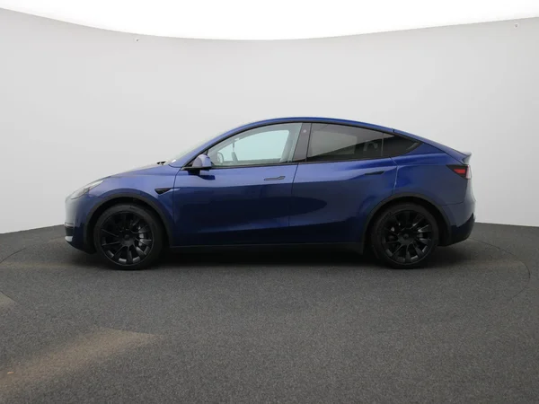 Tesla Model Y (2023) — foto 34 van 43
