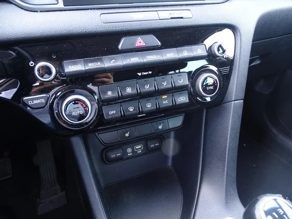 Kia Sportage (2016) — foto 10 van 26