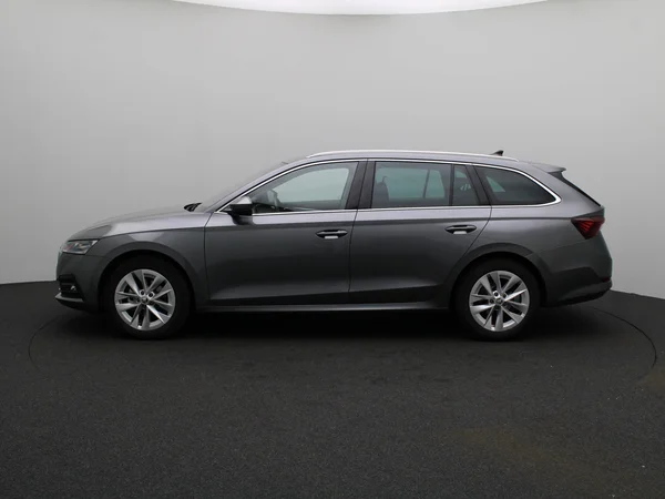 SKODA Octavia Combi (2024) — foto 26 van 32