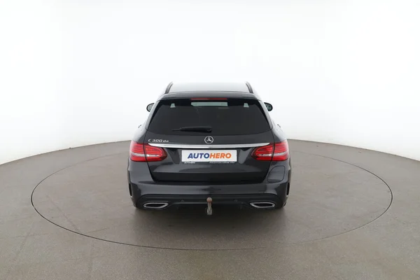 Mercedes-Benz C-Klasse (2020) — foto 11 van 16
