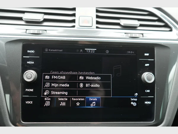 VOLKSWAGEN Tiguan (2021) — foto 8 van 29