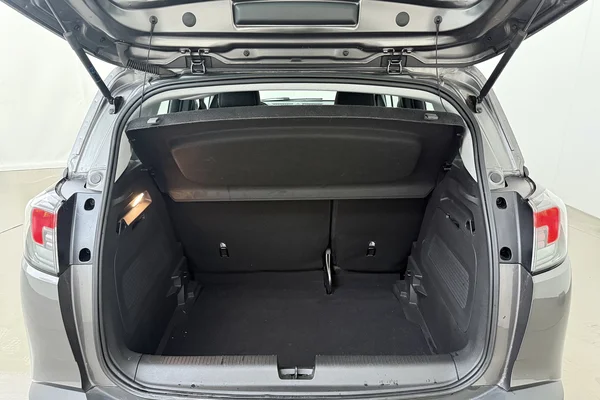 Opel Crossland (2022) — foto 13 van 17