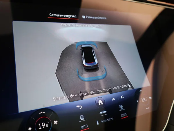 Mercedes-Benz EQE (2022) — foto 41 van 72