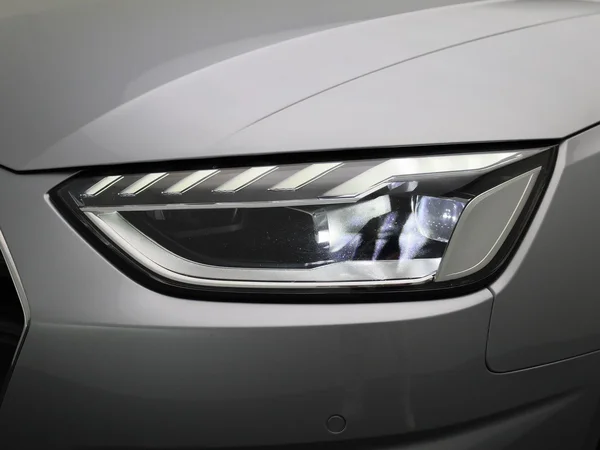 Audi A4 (2023) — foto 9 van 45