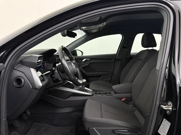 AUDI A3 (2022) — foto 2 van 29