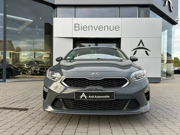 Kia Ceed (2019) — foto 10 van 17