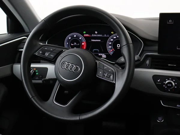 AUDI A4 (2020) — foto 14 van 28