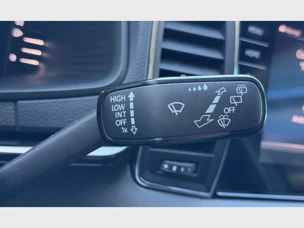 Skoda Karoq (2023) — foto 8 van 30
