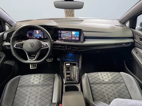 VOLKSWAGEN Golf VIII (2023) — foto 2 van 31