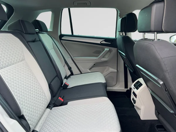 VOLKSWAGEN Tiguan (2019) — foto 6 van 20