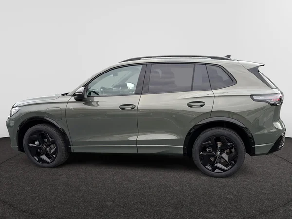 VOLKSWAGEN Tiguan (2025) — foto 12 van 24