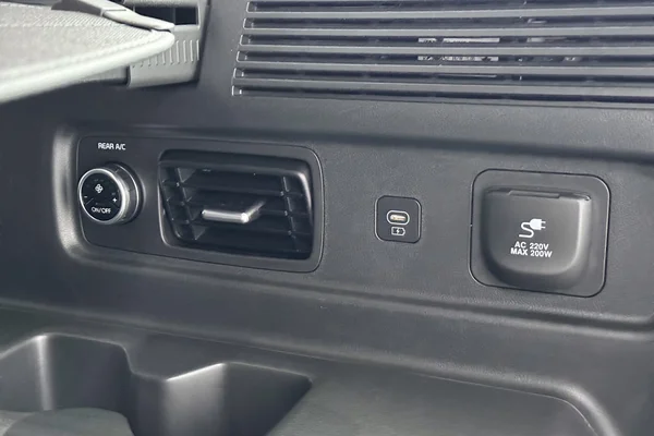 Hyundai Santa Fe HEV (2025) — foto 17 van 38