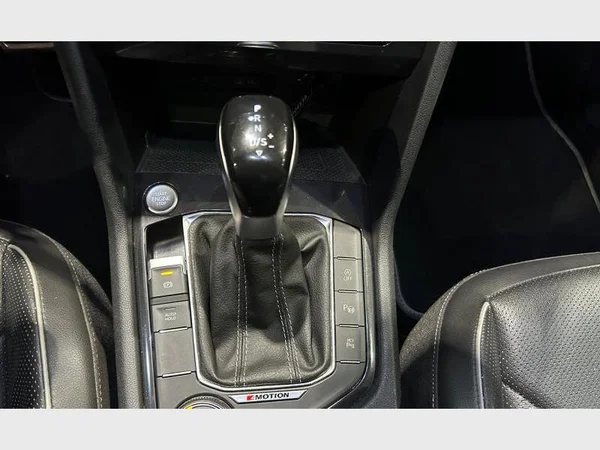 Volkswagen Tiguan Allspace (2022) — foto 14 van 32