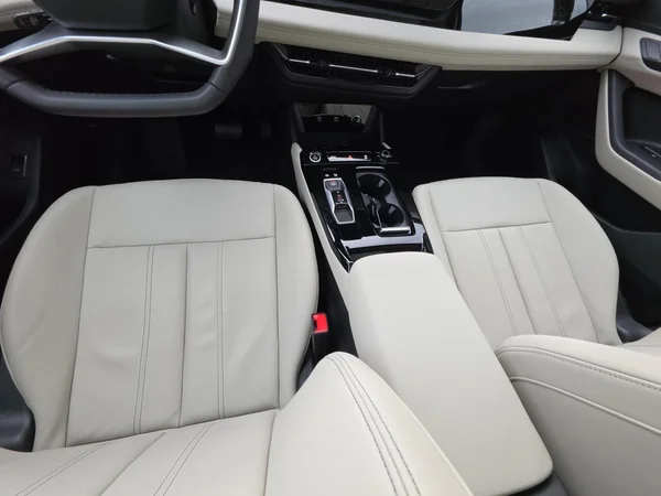 AUDI Q6 e-tron (2026) — foto 3 van 24