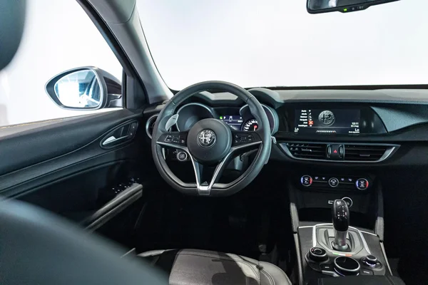 Alfa Romeo Stelvio (2019) — foto 11 van 38