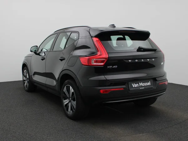 Volvo XC40 (2023) — foto 12 van 41