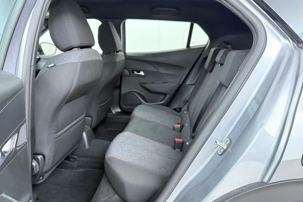 Peugeot 2008 (2025) — foto 15 van 16