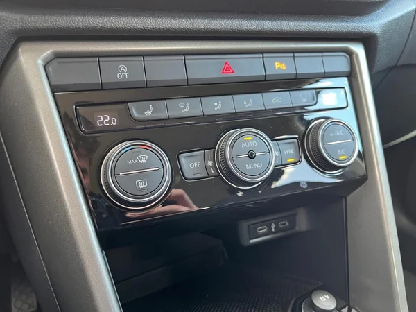 VOLKSWAGEN T-Roc (2021) — foto 7 van 20