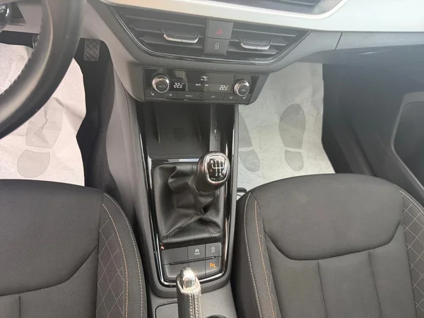 SKODA Kamiq (2022) — foto 10 van 21