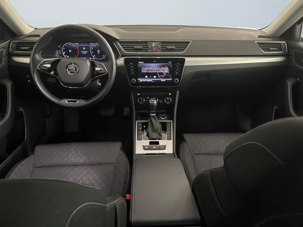 SKODA Superb Combi Dsl (2023) — foto 4 van 29