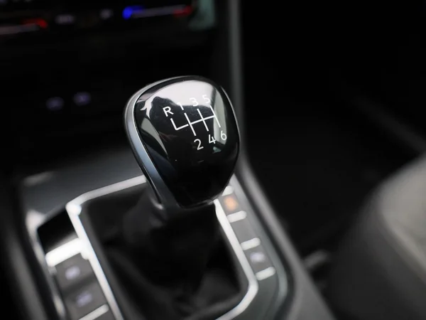 Volkswagen Tiguan (2022) — foto 18 van 41