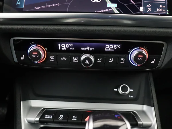 AUDI Q3 Sportback (2025) — foto 11 van 19