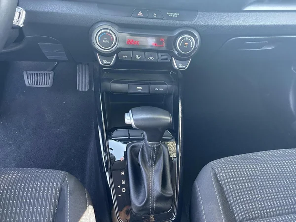 Kia Stonic (2025) — foto 6 van 17