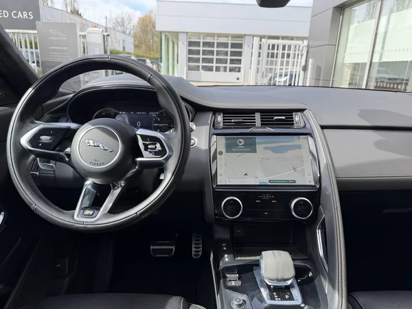 Jaguar E-PACE (2021) — foto 6 van 30