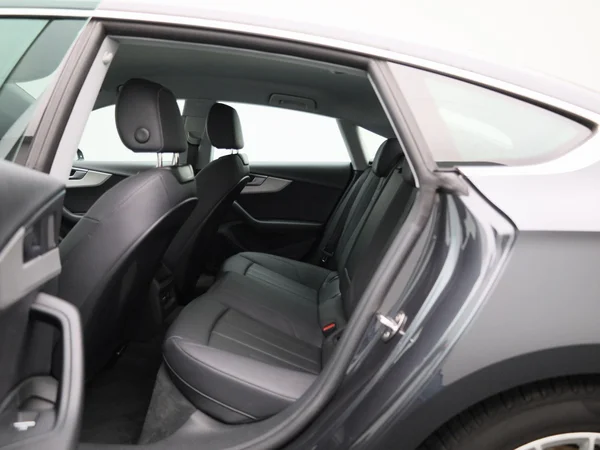 Audi A5 (2022) — foto 2 van 43