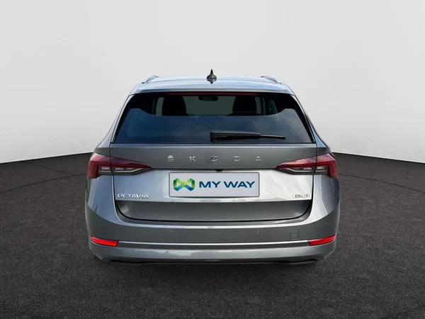 SKODA Octavia Combi (2024) — foto 17 van 20