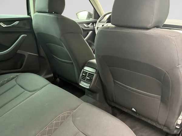 SKODA Kamiq (2023) — foto 11 van 22