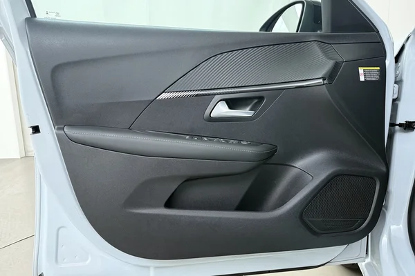 Peugeot 208 (2025) — foto 8 van 18