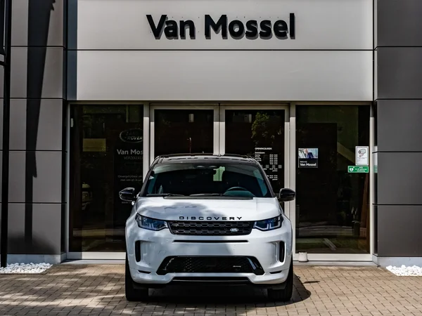 Land Rover Discovery Sport (2023) — foto 12 van 30