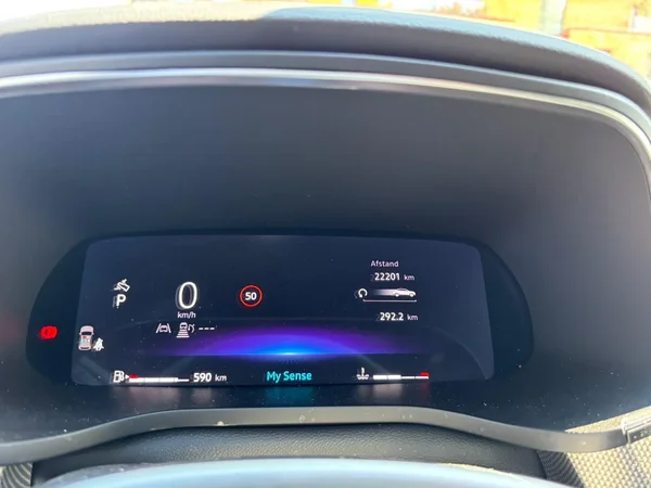 Renault Arkana (2024) — foto 9 van 20