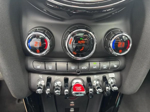 MINI Mini (F56 LCI II) (2023) — foto 14 van 31