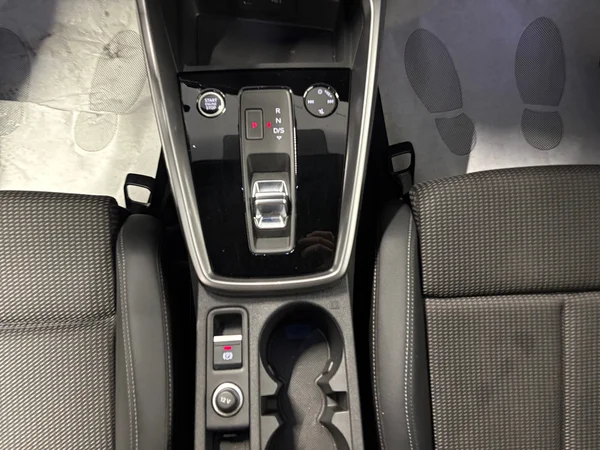 AUDI A3 Sportback (2023) — foto 7 van 19
