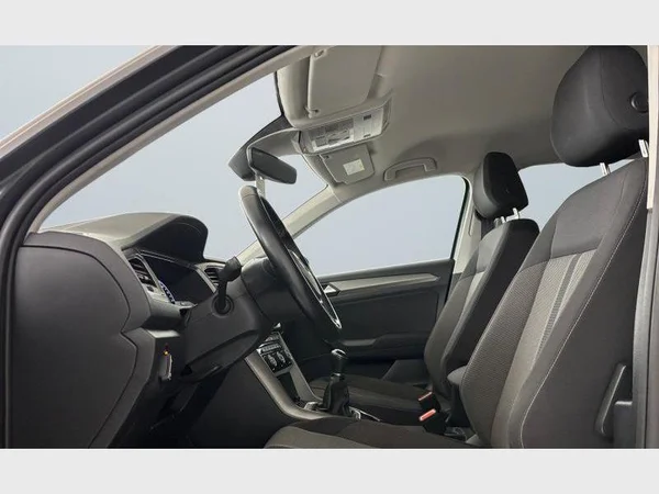 Volkswagen T-Roc (2021) — foto 28 van 28