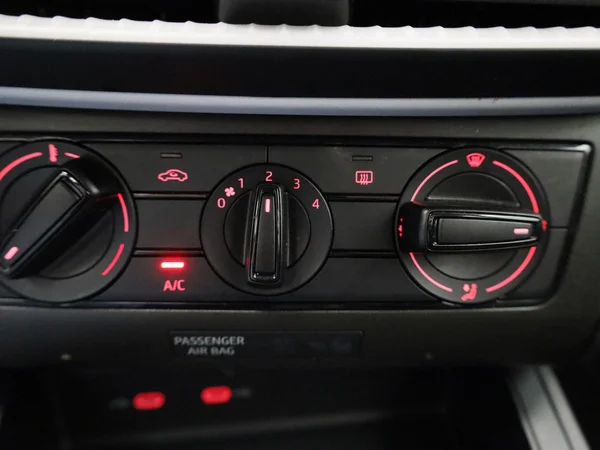 SEAT Arona (2023) — foto 16 van 40